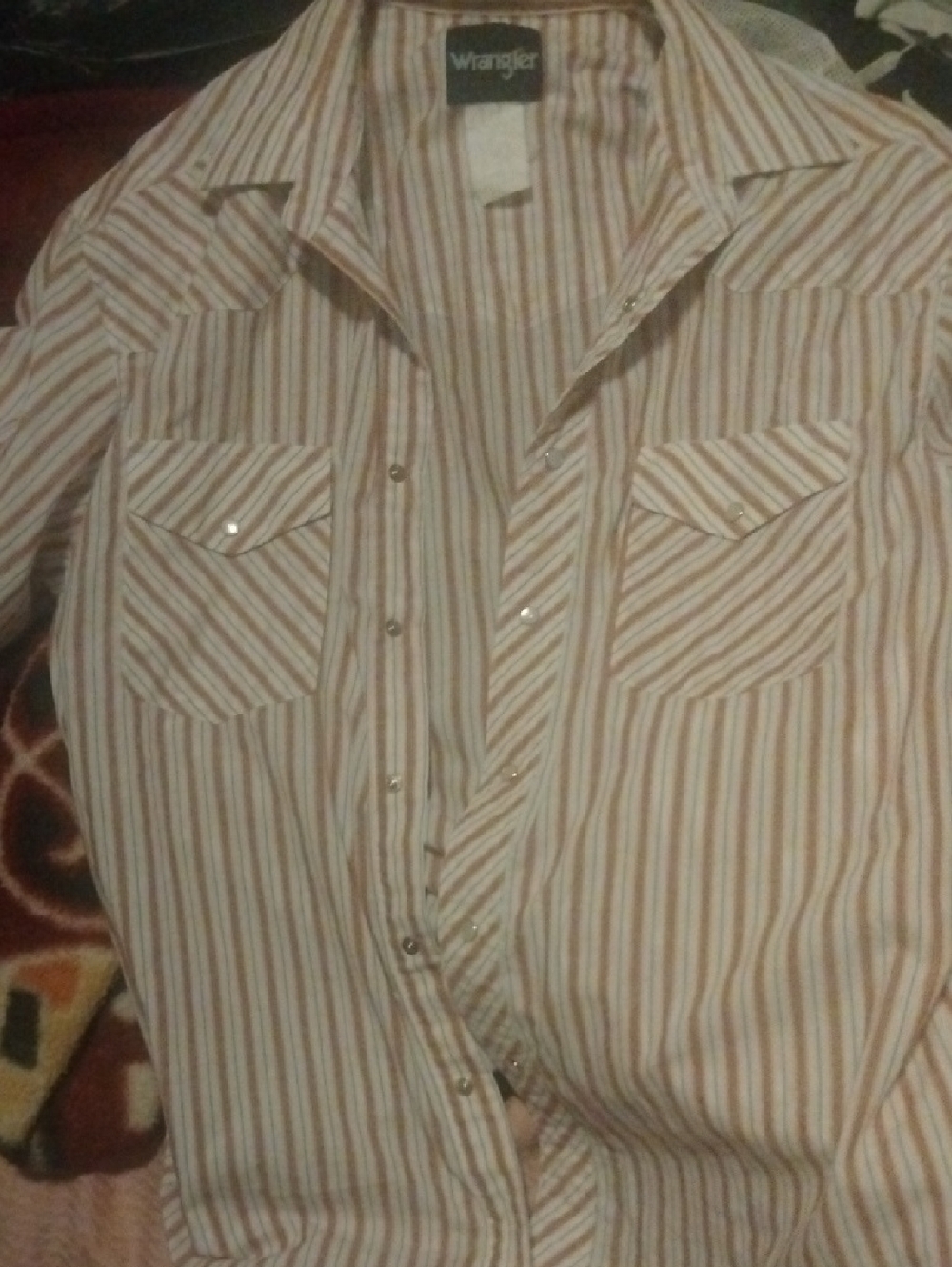 Wrangler Men's Striped Button-Down Shirt in Cream and Brown Stripe Size Small.